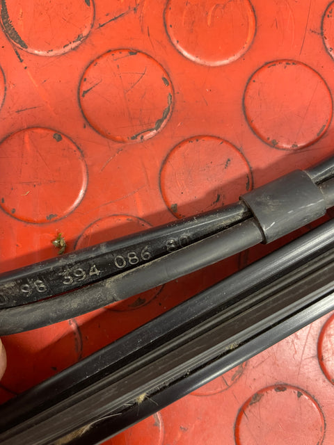 Vauxhall Combo/Peugeot Partner/Citroen Berlingo/Dispatch/Toyota Proace City WINDSCREEN WIPER ARM Driver's Side O/S 2019-2024 P/N 9839408680 - 1