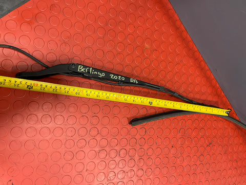 Vauxhall Combo/Peugeot Partner/Citroen Berlingo/Dispatch/Toyota Proace City WINDSCREEN WIPER ARM Driver's Side O/S 2019-2024 P/N 9839408680 - 1