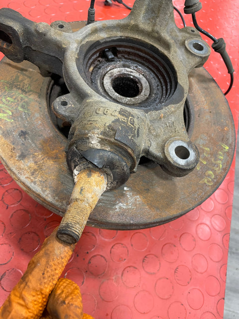 Renault Master/Vauxhall Movano/NV400 FRONT WHEEL HUB (Busted Ball Joint) Passenger's Side FWD 2010-2017 P/N 400150081R