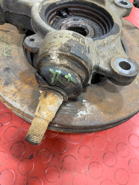 Renault Master/Vauxhall Movano/NV400 FRONT WHEEL HUB (Busted Ball Joint) Passenger's Side FWD 2010-2017 P/N 400150081R