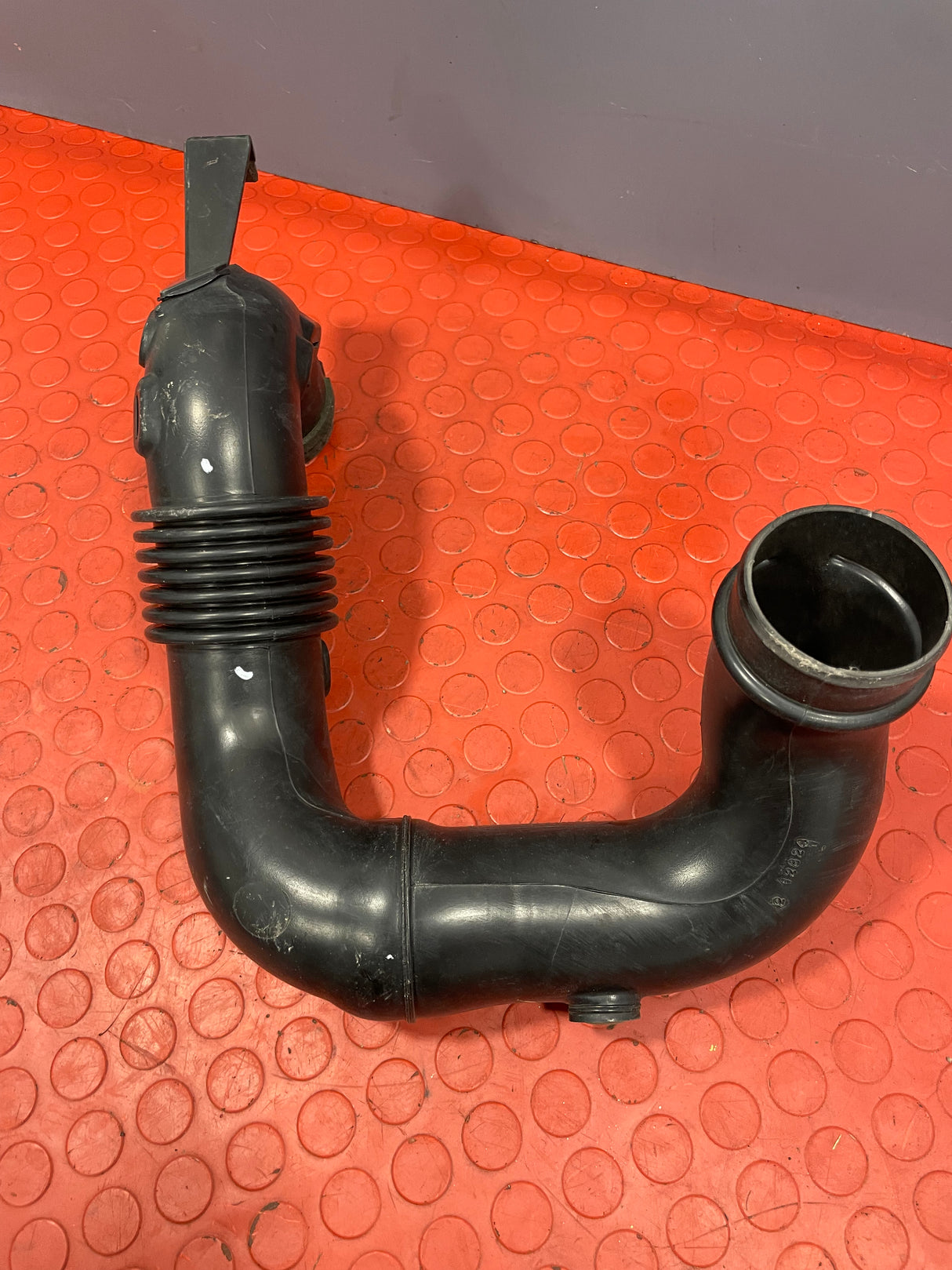 Renault Master/Vauxhall Movano/Nissan NV400 AIR INTAKE HOSE PIPE 2010-2021 2.3 DTI P/N 165554107R