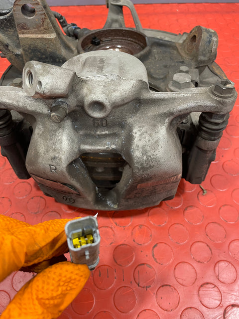 Citroen Berlingo/Peugeot Partner/Vauxhall Combo/Toyota Proace City FRONT WHEEL HUB & BRAKE SET W/ ABS SENSOR Driver's Side 2019-2024 R/N 9825606280 / 9810728280