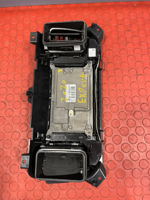 Citroen Dispatch/Peugeot Expert/Vauxhall Vivaro/Toyota Proace SAT NAV DISPLAY/SCREEEN HEAD UNIT 2016-2024 P/N 9831665880/98081732 ZD