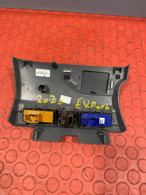 Peugeot Expert/Citroen Dispatch/Vauxhall Vivaro/Toyota Proace DASHBOARD TRIM LIGHT CONTROL SYSTEMS 2016-2024 P/N 9809545177 - 1