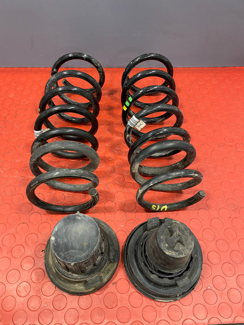 Citroen Berlingo/Peugeot Partner/vauxhall Combo/Toyota Proace City REAR COIL SPRING PAIR w/ RUBBER PLATE 2019-2024 P/N 9824534080