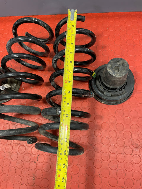 Citroen Berlingo/Peugeot Partner/vauxhall Combo/Toyota Proace City REAR COIL SPRING PAIR w/ RUBBER PLATE 2019-2024 P/N 9824534080