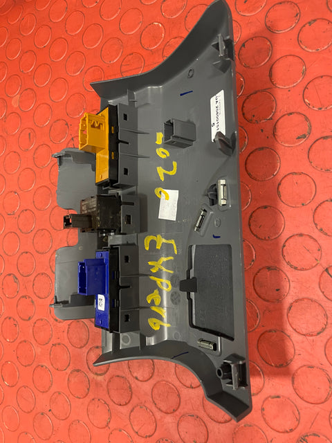 Peugeot Expert/Citroen Dispatch/Vauxhall Vivaro/Toyota Proace DASHBOARD TRIM LIGHT CONTROL SYSTEMS 2016-2024 P/N 9809545177 - 1