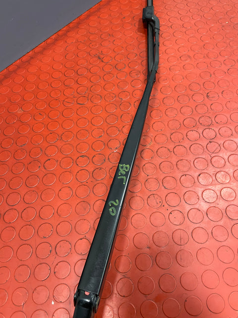 Vauxhall Combo/Peugeot Partner/Citroen Berlingo/Toyota Proace City WIPER ARM ASSEMBLY w/ Fresh Valeo Blade Front Passenger's Side P/N 9839409180 - 2