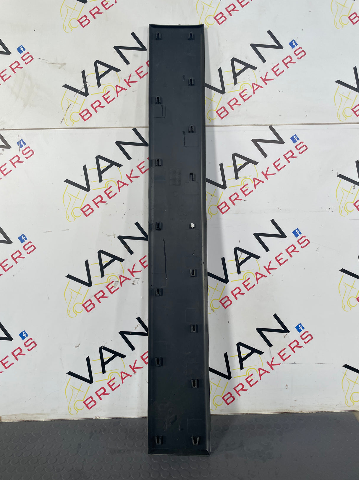 Citroen Relay/ Peugeot Boxer/ Fiat Ducato SLIDING DOOR STRIP 06-22 P/N 1306606070