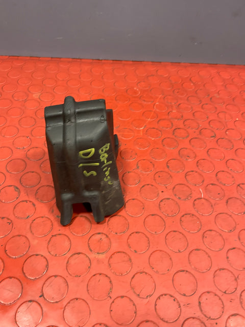 Citroen Berlingo/Peugeot Partner WINDSCREEN MOLDING FOAM Driver's Side P/N 9816982880