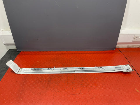 Citroen Dispatch/ Peugeot Expert/Vauxhall Vivaro/Toyota Proace SLIDING DOOR RAIL TRIM Passenger's Side (White) 2016-2024 P/N 9808384080 - 1