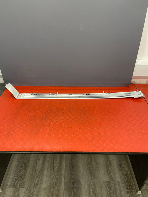 Citroen Dispatch/ Peugeot Expert/Vauxhall Vivaro/Toyota Proace SLIDING DOOR RAIL TRIM Passenger's Side (White) 2016-2024 P/N 9808384080 - 1