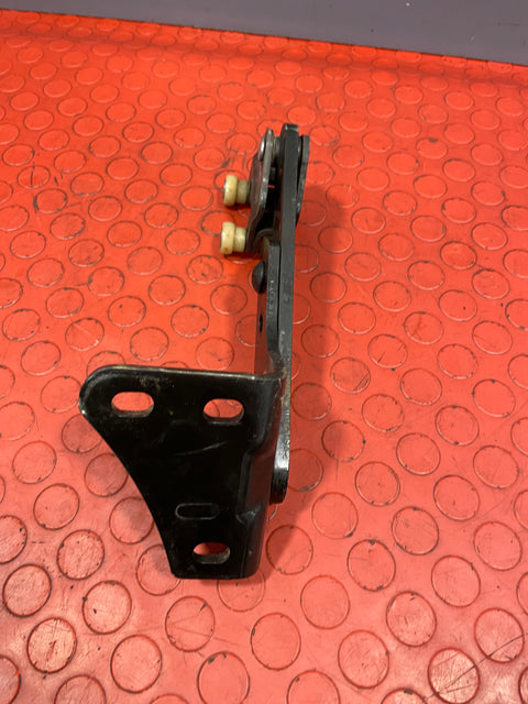 Peugeot Partner/Citroen Berlingo/Vauxhall Combo/Toyota Proace City SLIDING DOOR BOTTOM RUNNER Driver's Side O/S 2019-2024 P/N 98080758