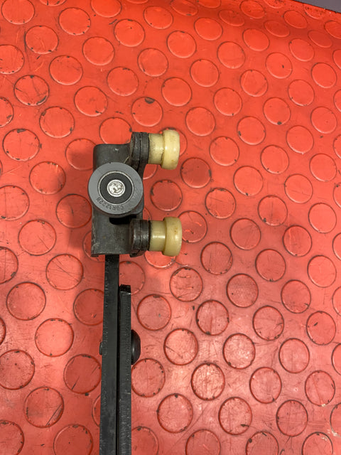 Peugeot Partner/Citroen Berlingo/Vauxhall Combo/Toyota Proace City SLIDING DOOR BOTTOM RUNNER Driver's Side O/S 2019-2024 P/N 98080758