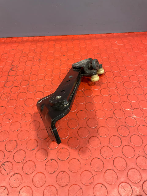 Peugeot Partner/Citroen Berlingo/Vauxhall Combo/Toyota Proace City SLIDING DOOR BOTTOM RUNNER Driver's Side O/S 2019-2024 P/N 98080758