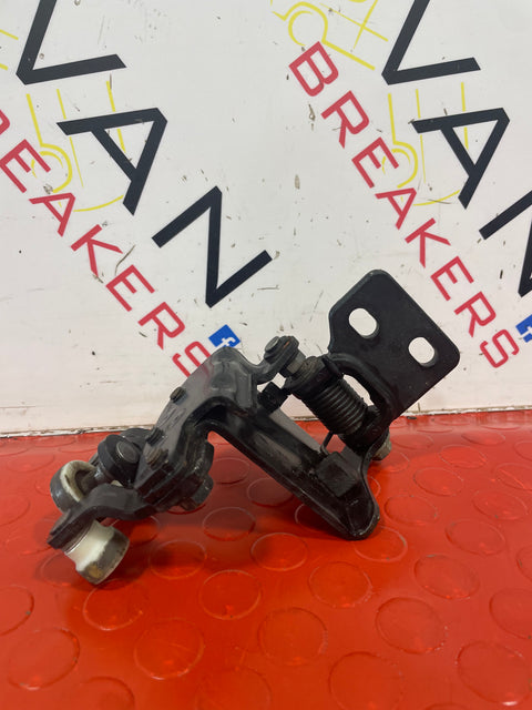 Ford Transit MK8 LEFT SIDE SLIDING DOOR HINGE ROOLER MIDDLE P/N BK31V268K35AE