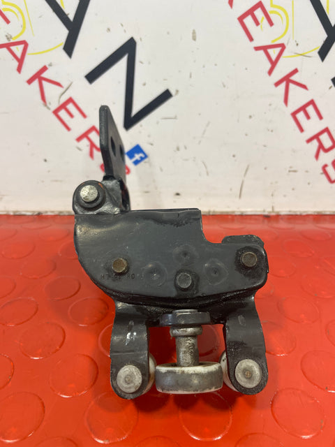 Ford Transit MK8 LEFT SIDE SLIDING DOOR HINGE ROOLER MIDDLE P/N BK31V268K35AE