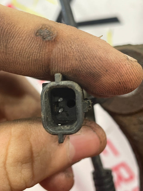 Renault Trafic WHEEL HUB FRONT LEFT PASSENGER SIDE 2014-2019 P/N 400155466R