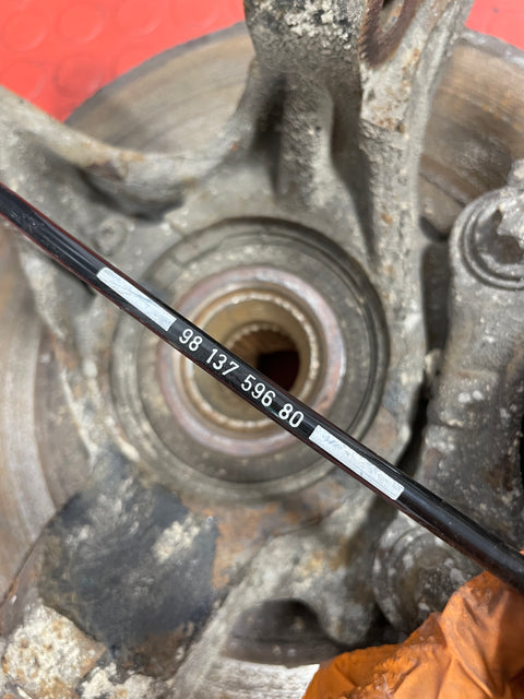 Citroen Berlingo/Peugeot Partner FRONT WHEEL HUB & BRAKE CALIPER Passenger's Side 2008-2018 P/N 9670613980 / 9813759680