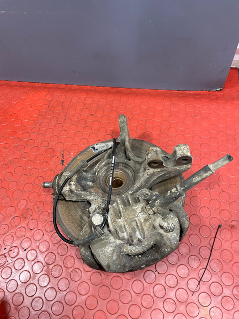 Citroen Berlingo/Peugeot Partner FRONT WHEEL HUB & BRAKE CALIPER Passenger's Side 2008-2018 P/N 9670613980 / 9813759680