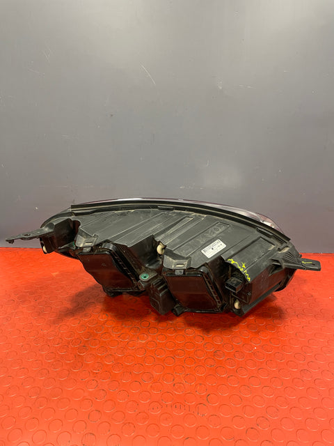 Vauxhall Vivaro/Citroen Dispatch/Peugeot Expert/Toyota Proace/Fiat Scudo HEADLIGHT ASSEMBLY Passenger's Side (w/ Repair Please See Photos) 2016-2024 P/N 9808567980 - 1