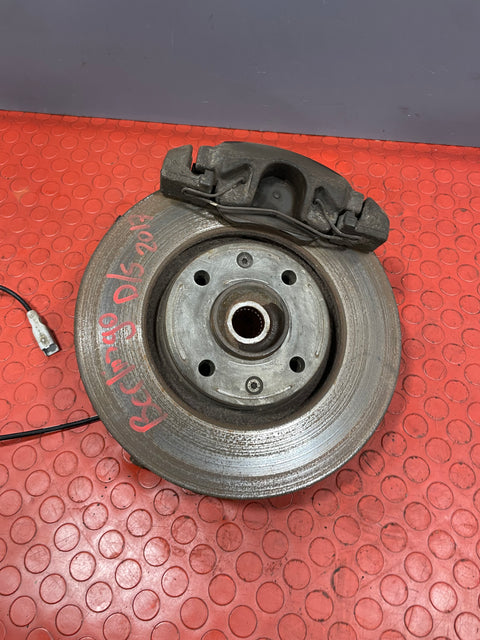 Citroen Berlingo/Peugeot Partner FRONT WHEEL HUB & BRAKE CALIPER Driver's Side 2008-2018 P/N 9670614080 / 9813759680