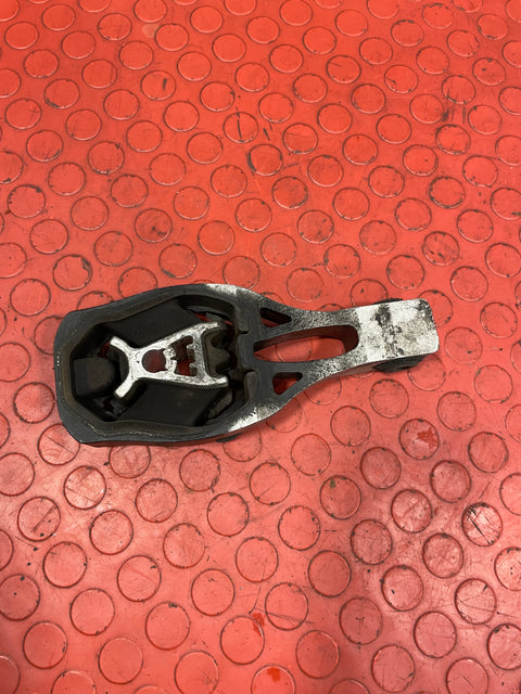 Vauxhall Vivaro/Toyota Proace/Citroen Dispatch/Citroen Berlingo/Partner BOTTOM ENGINE MOUNT 2016-2024 P/N 9811786680