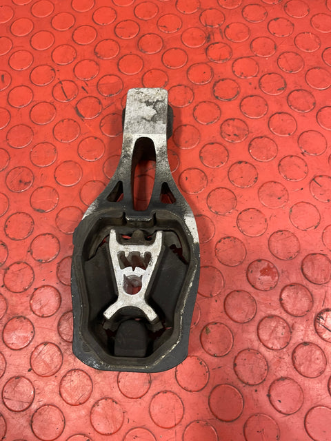 Vauxhall Vivaro/Toyota Proace/Citroen Dispatch/Citroen Berlingo/Partner BOTTOM ENGINE MOUNT 2016-2024 P/N 9811786680