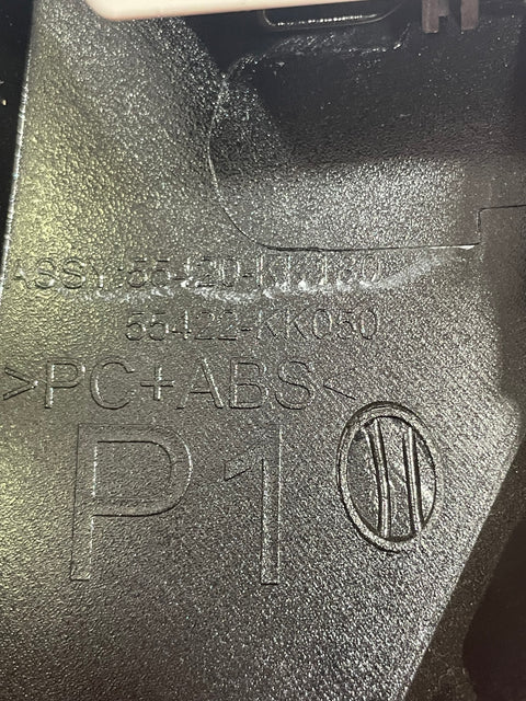 Toyota Hilux MULTI FUNCTION TOUCH SCREEN DISPLAY WITH SAT NAV AND SURROUND RADIO 2015-2022 P/N 55422KK050 / 86140-0k630