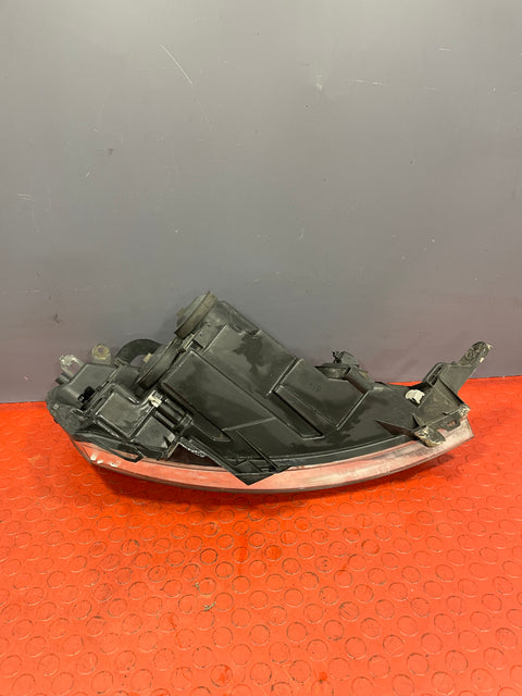 Citroen Dispatch/Peugeot Expert/Toyota Proace/Fiat Scudo HEADLIGHT Passenger's Side (1 Bulb Missing/Partly Yellowish Lens ) 2007-2016 P/N 89901163