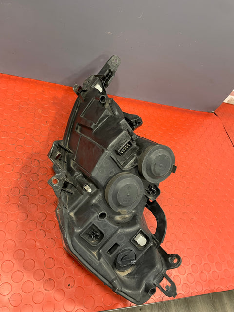 Citroen Dispatch/Peugeot Expert/Toyota Proace/Fiat Scudo HEADLIGHT Driver's Side (Partly Yellowish Lens ) 2007-2016 P/N 89901162