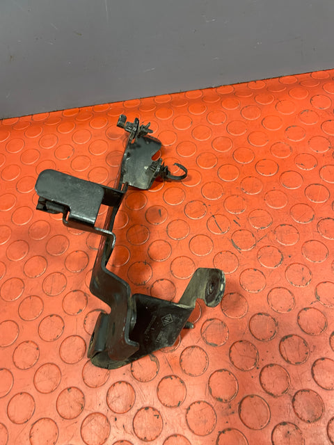Renault Trafic ENGINE SUPPORT MOUNT BRACKET 2.0 2022 P/N 226760614R