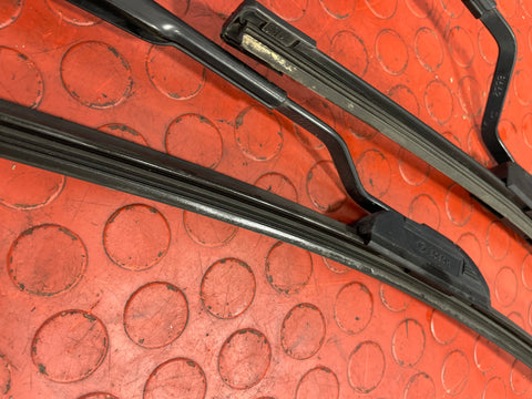 Toyota Hilux Invincible SET OF WIPER ARM LEFT & RIGHT W/ BOSCH BLADE 2017 P/N 5782525PA/5782526DR