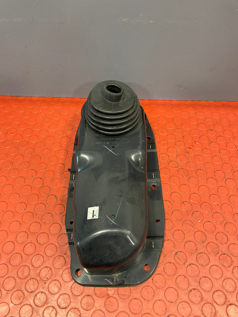 Toyota Hilux Invincible GEAR LEVER SURROUND & RUBBER TRIM 2016-2023 P/N 58289KK010 / 58288KK010