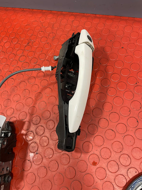 Vauxhall Vivaro/Citroen Dispatch/Peugeot Expert/Toyota Proace/Fiat Scudo PASSENGER'S SIDE FRONT DOOR WITH HANDLE/LATCH/LOCKING MECHANISM SET 2016-2024 P/N PSA084142 - 1