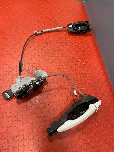 Vauxhall Vivaro/Citroen Dispatch/Peugeot Expert/Toyota Proace/Fiat Scudo PASSENGER'S SIDE FRONT DOOR WITH HANDLE/LATCH/LOCKING MECHANISM SET 2016-2024 P/N PSA084142 - 1