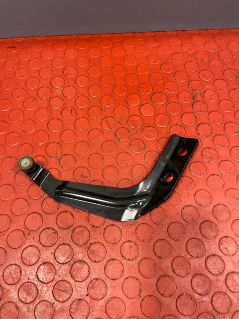 Toyota Proace/Citroen Dispatch/Peugeot Expert/Vauxhall Vivaro SIDE LOADING DOOR TOP ROLLER O/S DRIVERS SIDE 2017-2023 P/N 9823714580