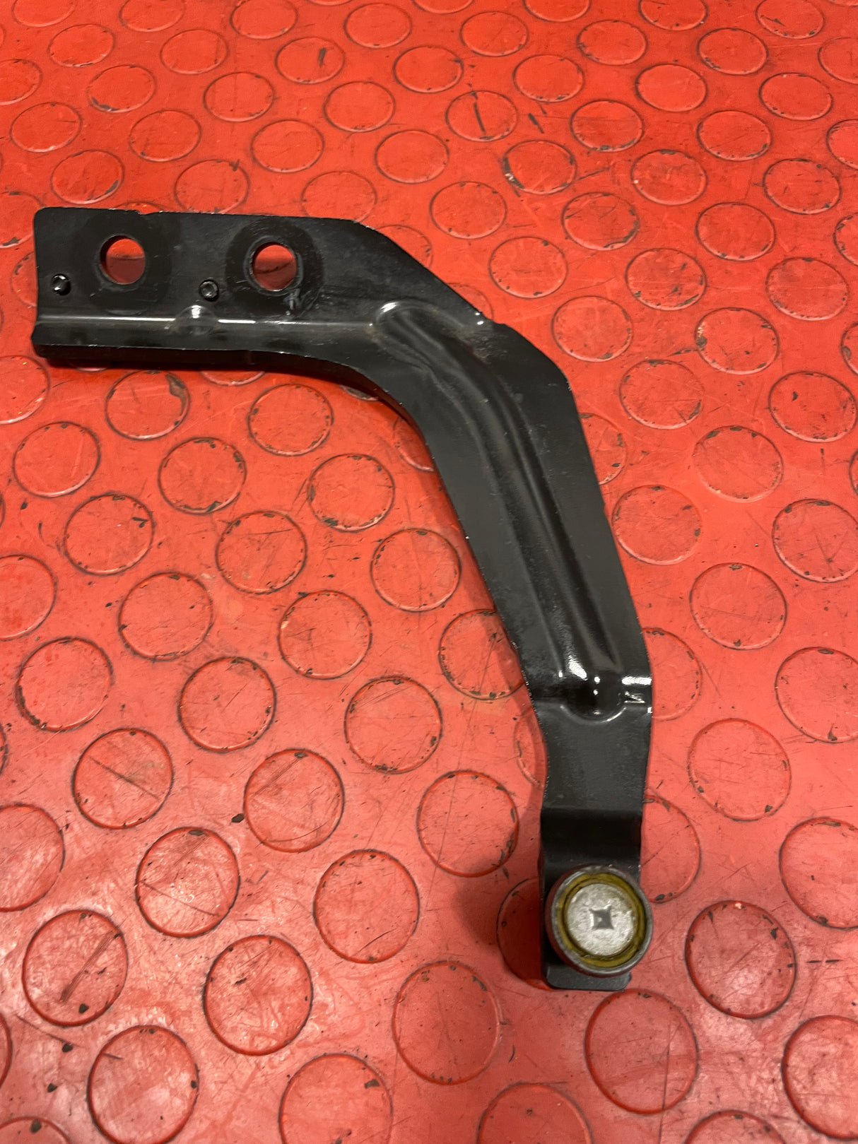 Toyota Proace/Citroen Dispatch/Peugeot Expert/Vauxhall Vivaro SIDE LOADING DOOR TOP ROLLER O/S DRIVERS SIDE 2017-2023 P/N 9823714580
