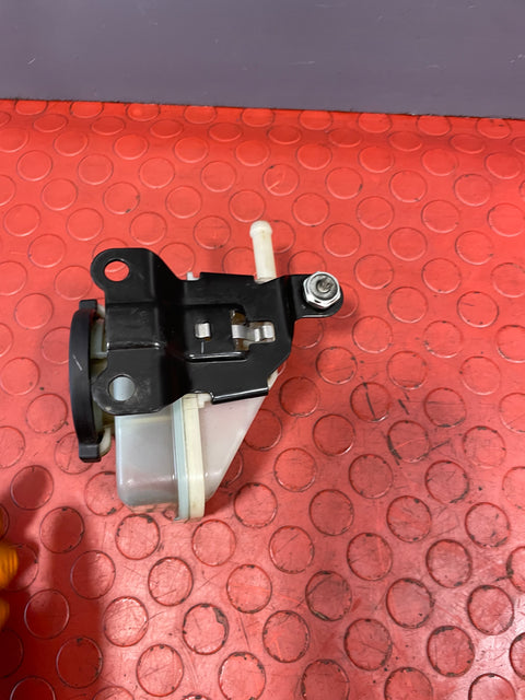 Toyota Hilux Invincible POWER STEERING FLUID RESERVOIR 2017 P/N 443600K050