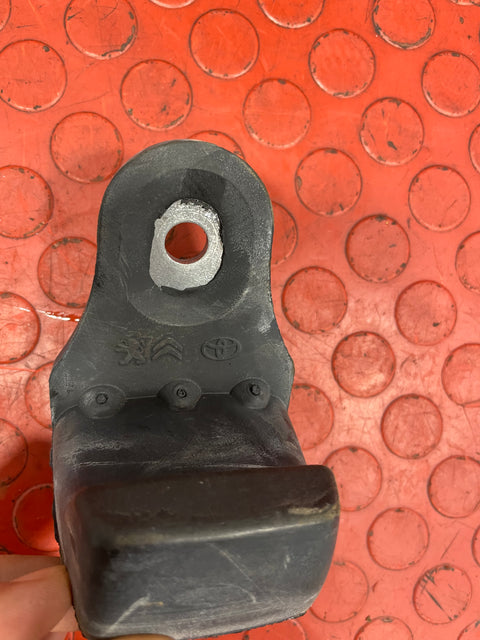 Vauxhall Vivaro/Citroen Dispatch/Peugeot Expert/Toyota Proace/Fiat Scudo SLIDING DOOR RAIL GUIDE BUFFER Passenger's Side 2016-2024 P/N 9811558680