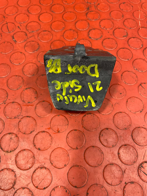 Vauxhall Vivaro/Citroen Dispatch/Peugeot Expert/Toyota Proace/Fiat Scudo SLIDING DOOR RAIL GUIDE BUFFER Passenger's Side 2016-2024 P/N 9811558680