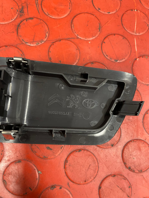 Vauxhall Vivaro/Citroen Dispatch/Peugeot Expert/Toyota Proace/Fiat Scudo PASSENGER'S SIDE WINDOW CONTROL SWITCH 2016-2024 P/N 98144409ZD