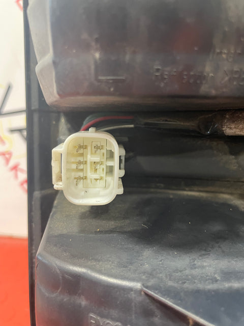 Toyota Hilux P/S REAR TAILLIGHT CHROME TRIM 2016-2020 P/N 815510K270