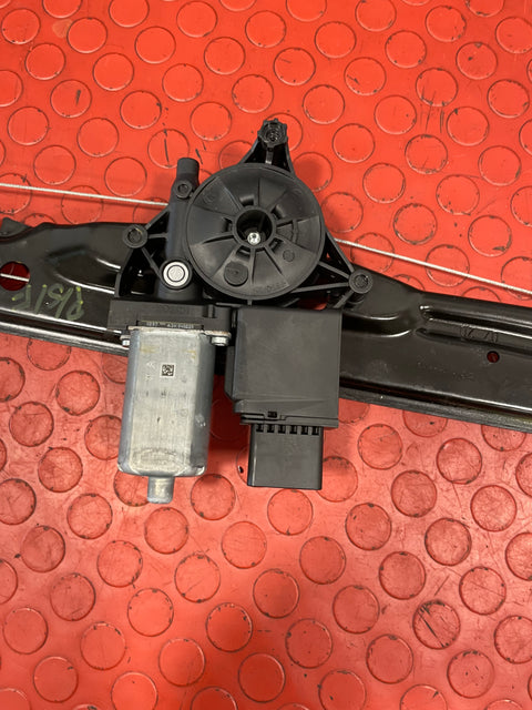 Vauxhall Vivaro/Citroen Dispatch/Peugeot Expert/Toyota Proace WINDOW REGULATOR FRONT PASSENGER'S SIDE (6 Pin) 2021 P/N 9829503680 - 1