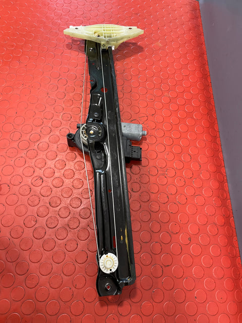 Vauxhall Vivaro/Citroen Dispatch/Peugeot Expert/Toyota Proace WINDOW REGULATOR FRONT PASSENGER'S SIDE (6 Pin) 2021 P/N 9829503680 - 1