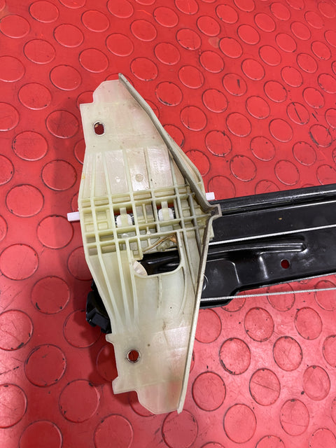 Vauxhall Vivaro/Citroen Dispatch/Peugeot Expert/Toyota Proace WINDOW REGULATOR FRONT PASSENGER'S SIDE (6 Pin) 2021 P/N 9829503680 - 1