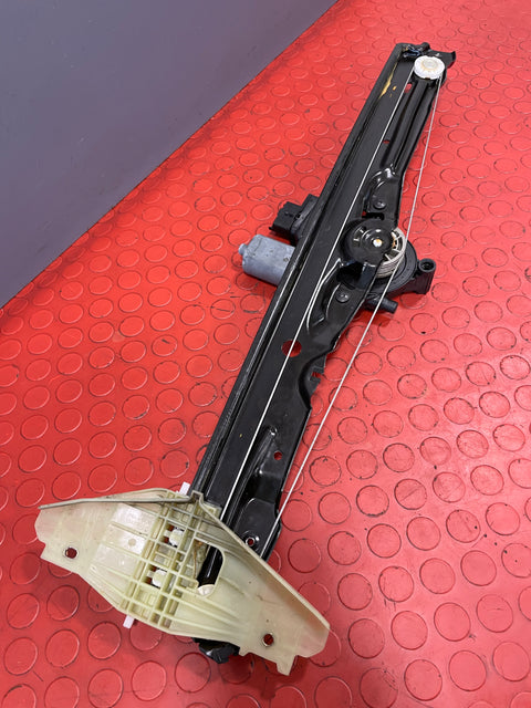 Vauxhall Vivaro/Citroen Dispatch/Peugeot Expert/Toyota Proace WINDOW REGULATOR FRONT PASSENGER'S SIDE (6 Pin) 2021 P/N 9829503680 - 1