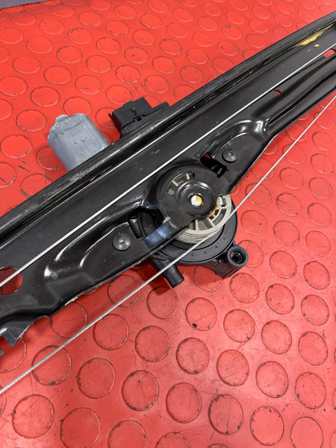 Vauxhall Vivaro/Citroen Dispatch/Peugeot Expert/Toyota Proace WINDOW REGULATOR FRONT PASSENGER'S SIDE (6 Pin) 2021 P/N 9829503680 - 1