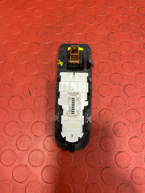 Citroen Berlingo/Peugeot Partner/Vauxhall Combo/Toyota Proace City WINDOW/MIRROR CONTROL SWITCH PANEL (1 Clip Damage) Driver's Side 2019-2024 P/N 98167922ZD