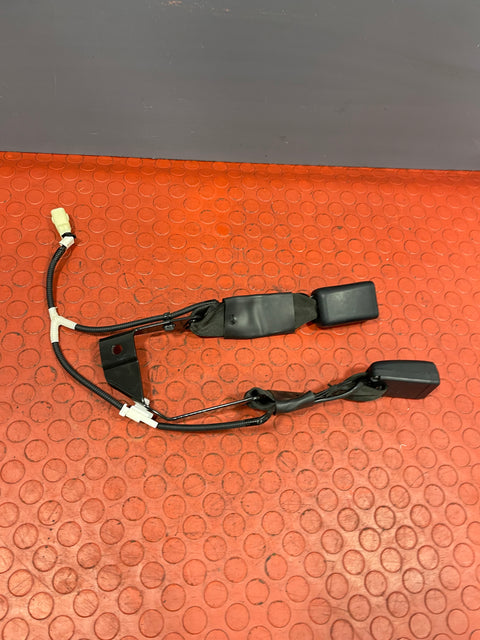 Toyota Hilux Invincible DOUBLE SEAT BELT BUCKLE CLIPS STALKS Back Seat 2016-2023 P/N 733800K400